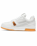 Trainer Orange