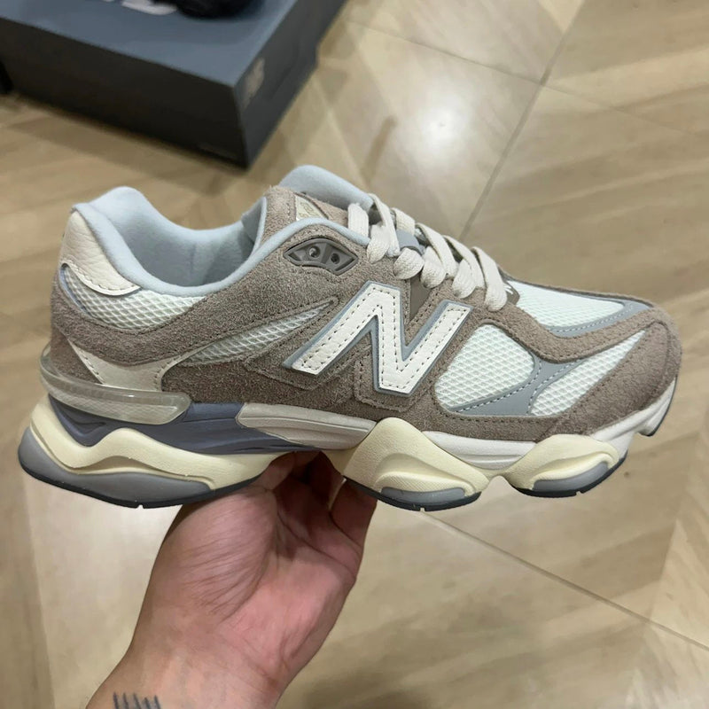 9060 Brown