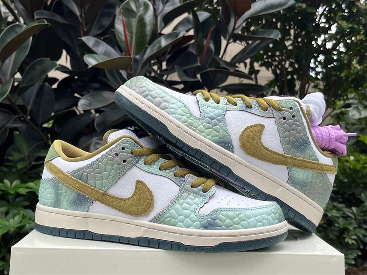 Dunk Low Chameleon