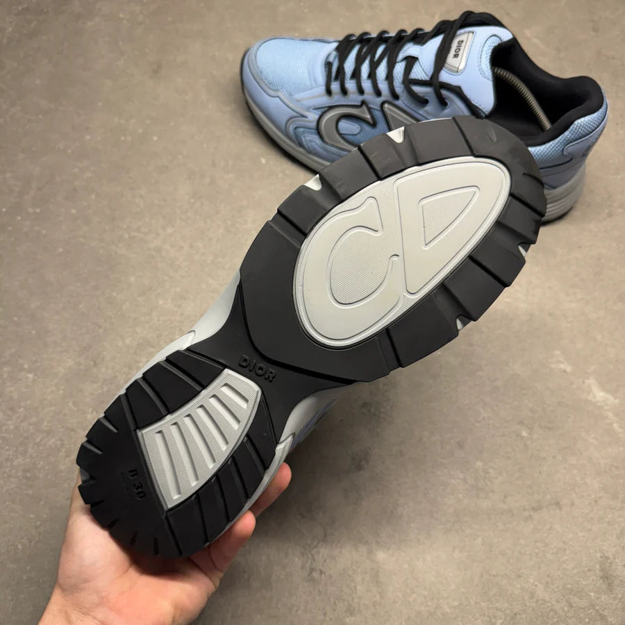 B30 Blue and white