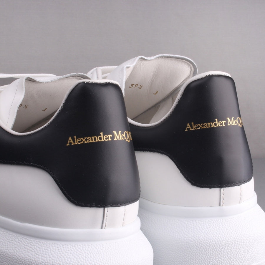 Alexander McQueen em Camurça