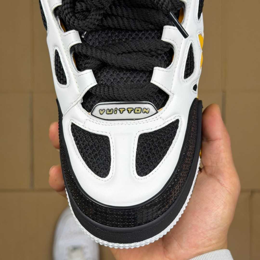 Skate Black and YEllow