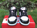 Dunk Low Black and Pink 6