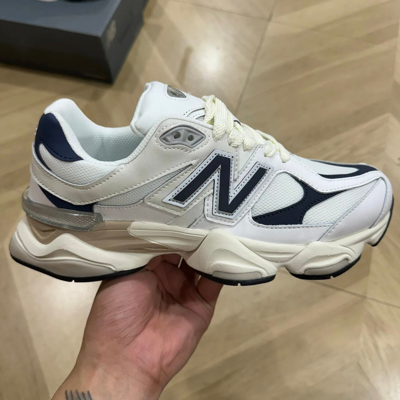 9060 White Navy