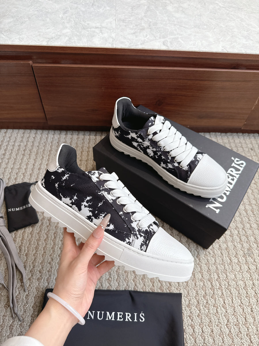 Numeris Black and White