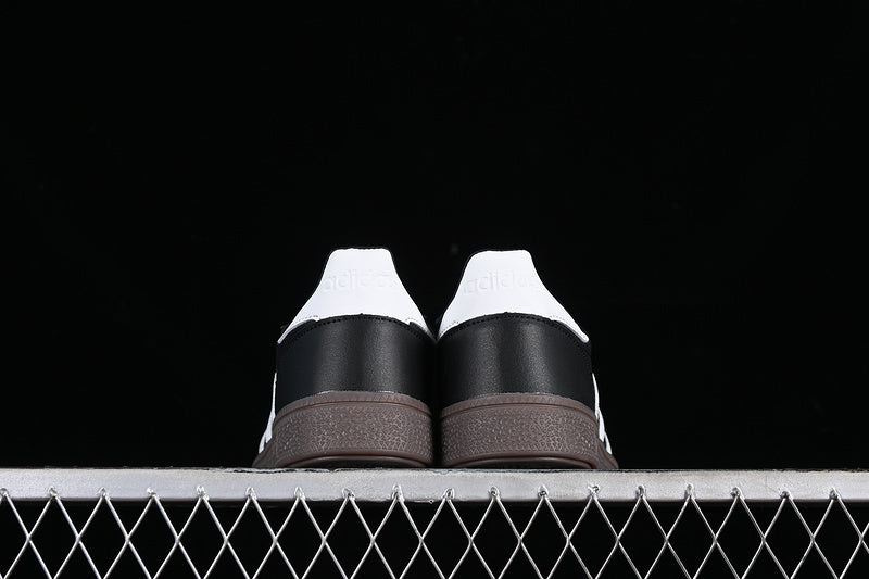 AD Spezial Black and White