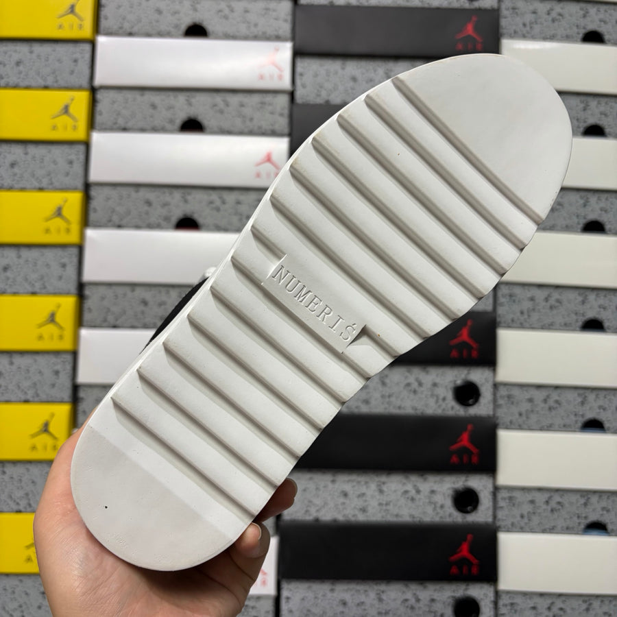 Numeris Black