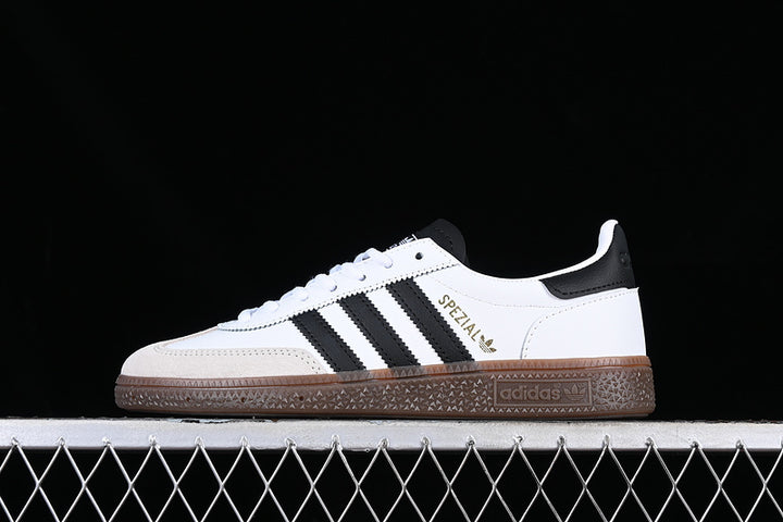 AD Spezial Black White gum