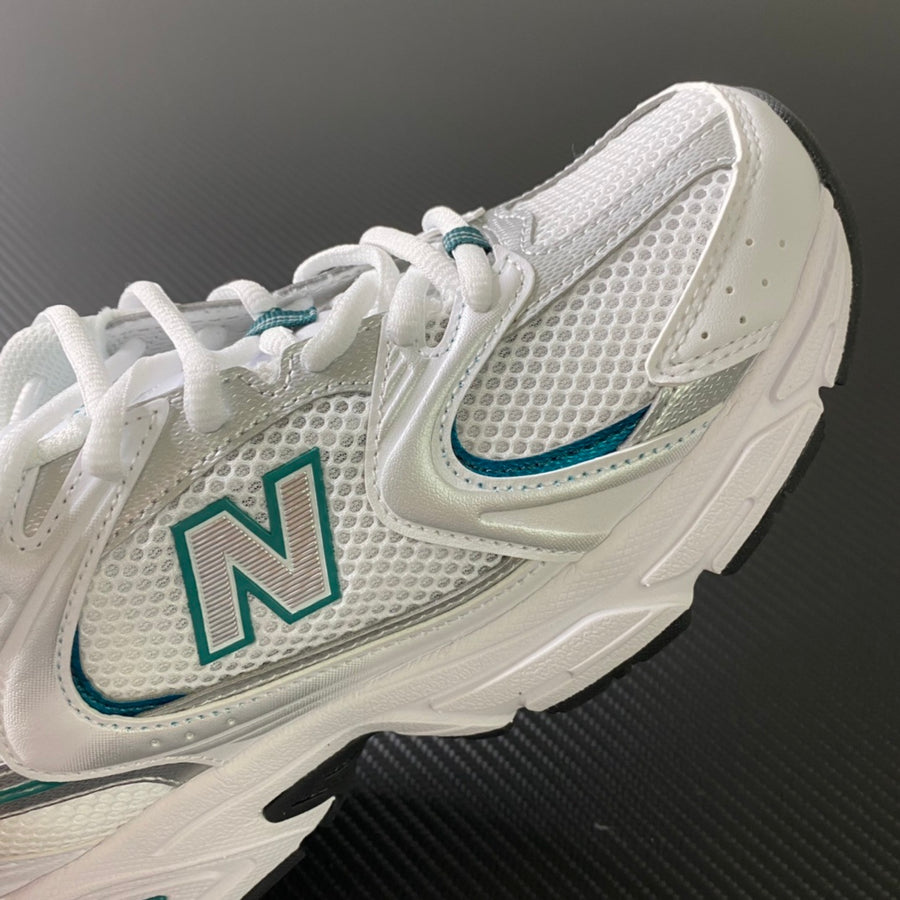 NB 530  White and Green