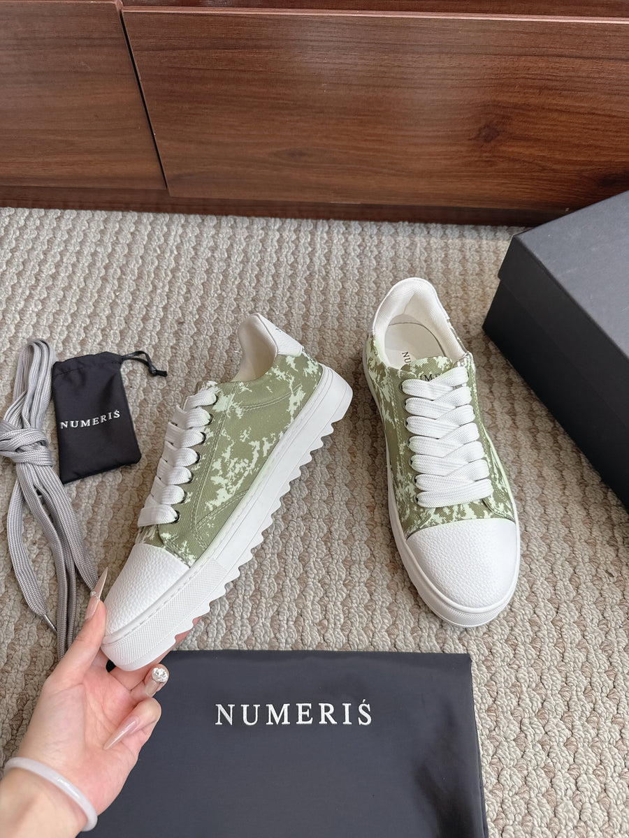 Numeris Green and White