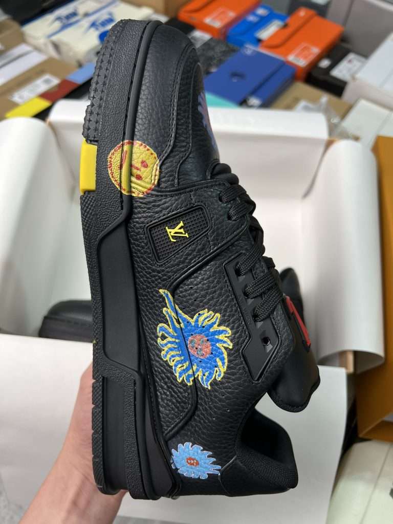 Trainer Kusama Black