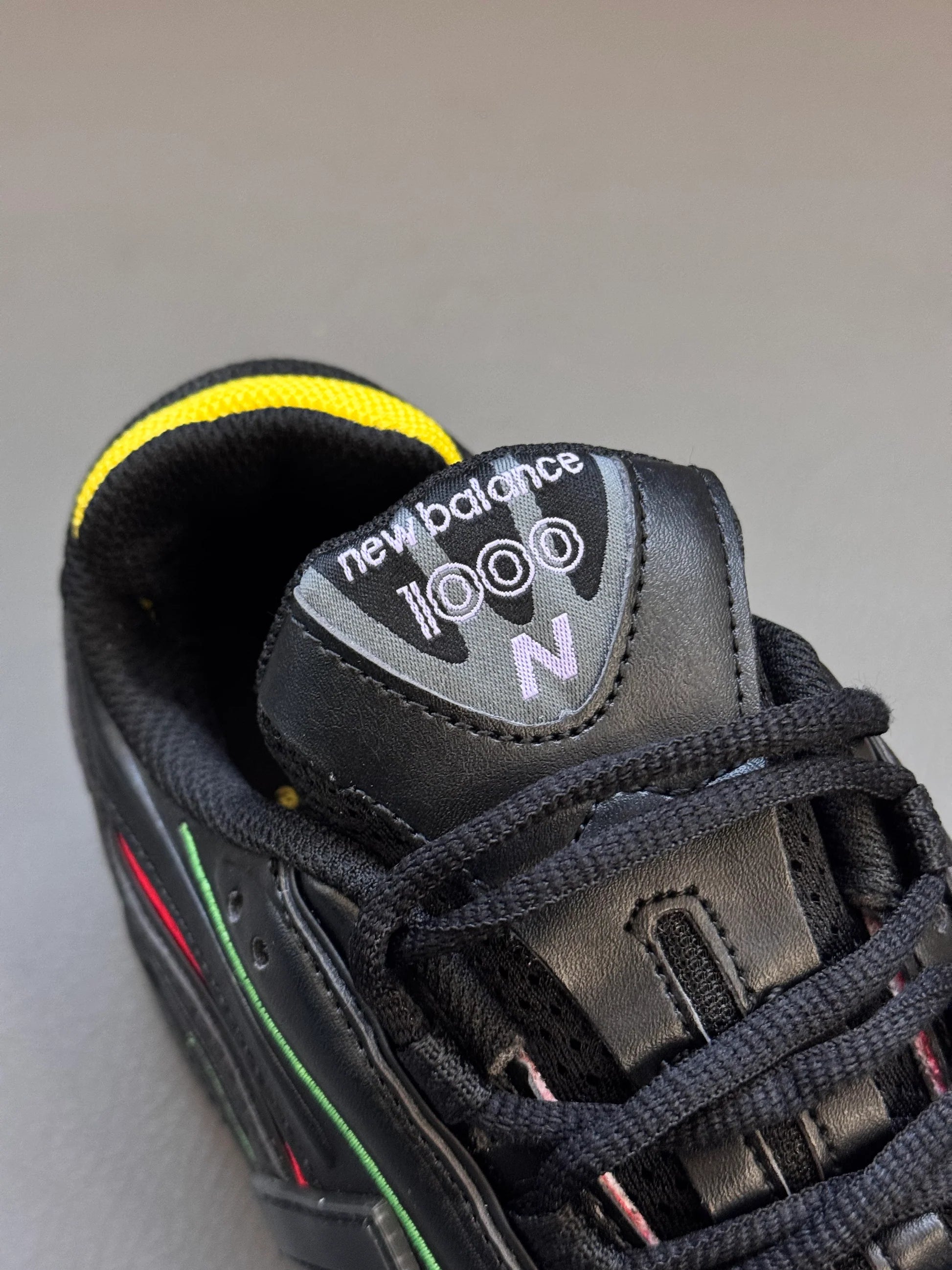 1000 Black