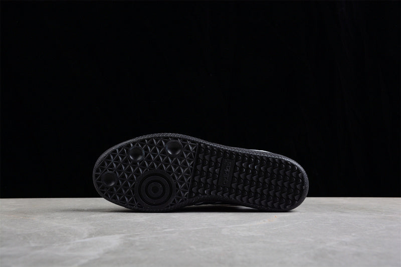 Samba Classic Black Sole