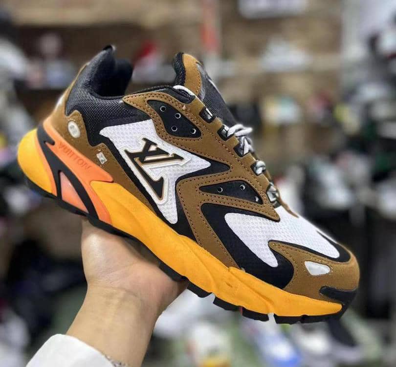 Runner Tatic Marrom