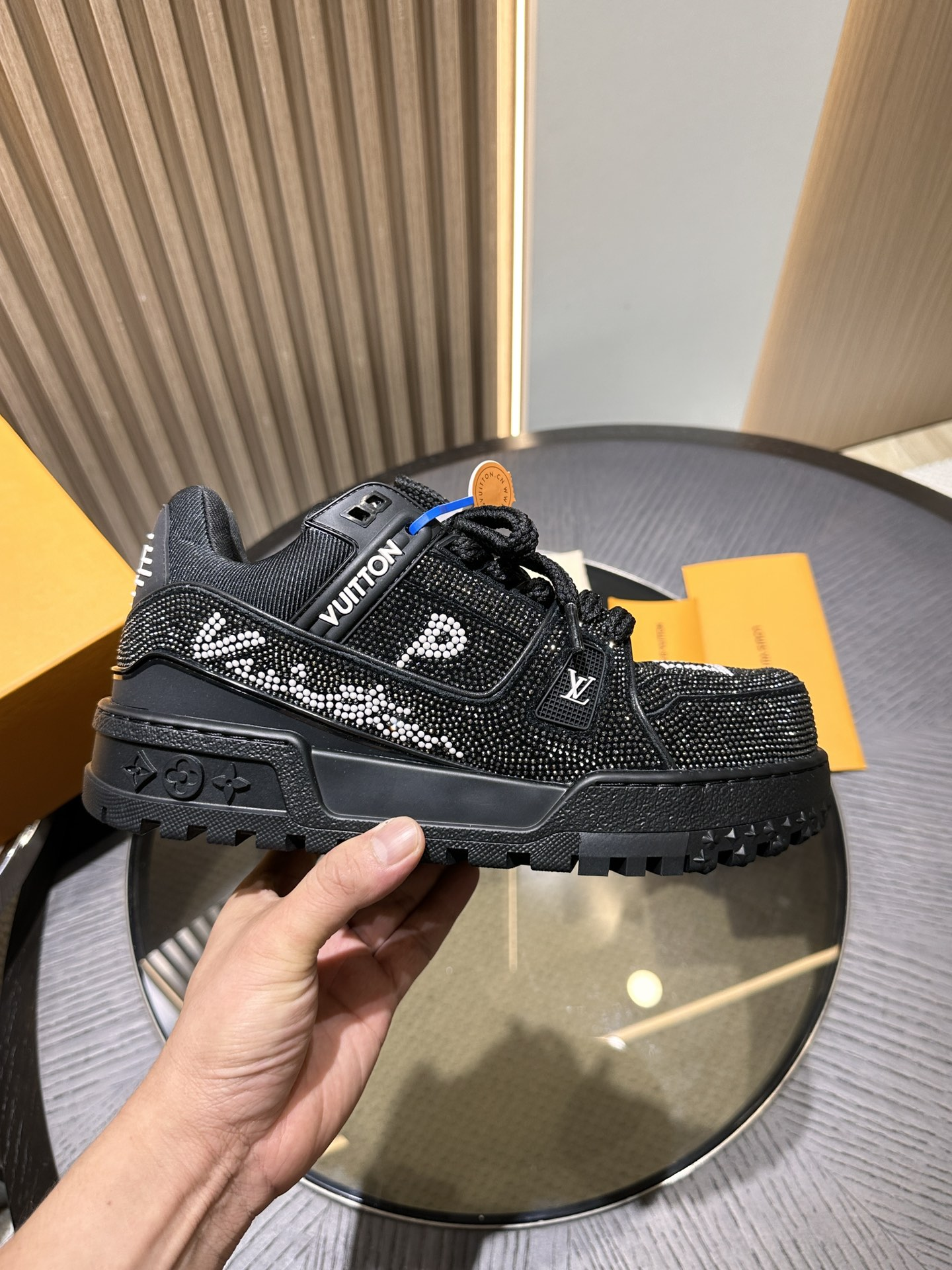 Trainer Black Cravejado