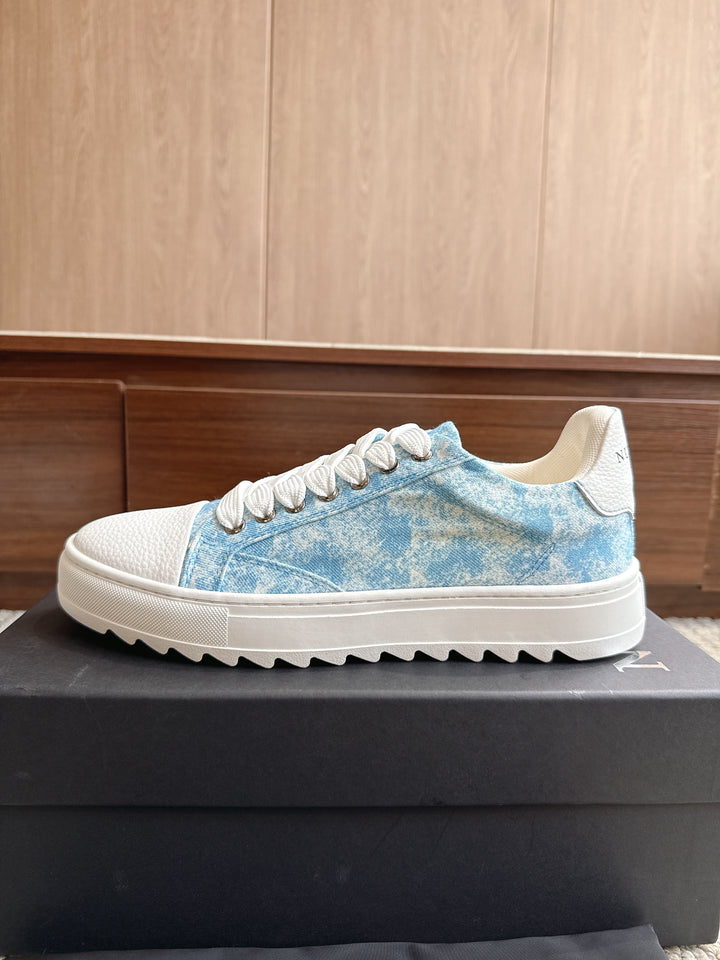 Numeris Blue and White