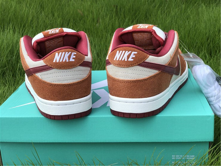 Dunk SB Dark Russet Cedar