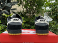 Dunk SB Black And White 6