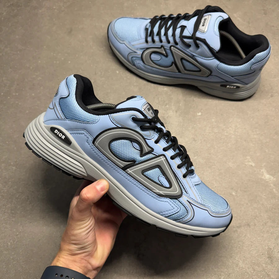 B30 Blue and white