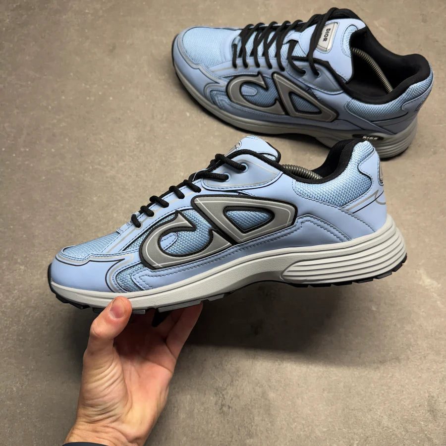 B30 Blue and white
