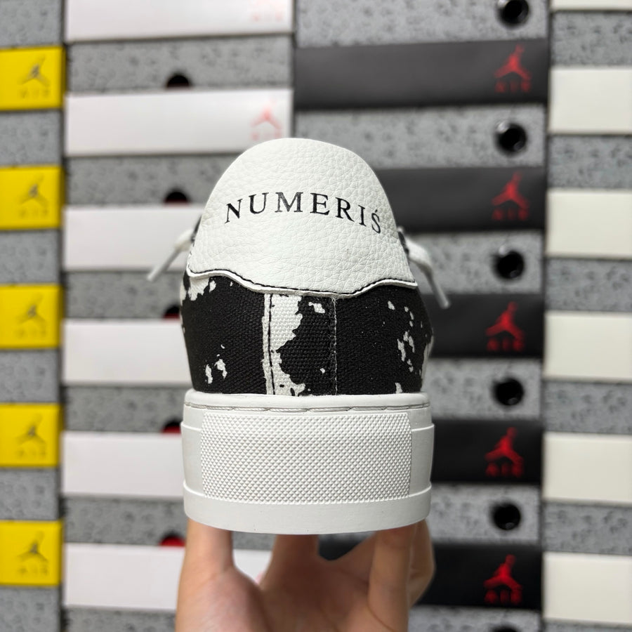 Numeris Black and White