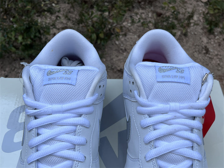 Dunk SB Supreme 94 White Metallic Silver