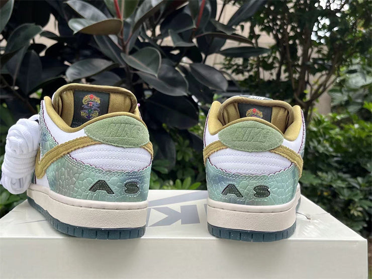 Dunk Low Chameleon