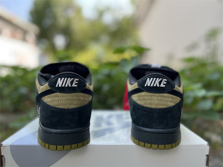 Dunk SB Supreme 94 Camper Green