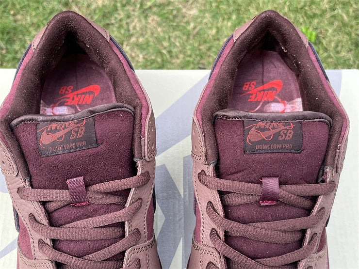 Dunk SB City of Love in the Burgundy Crush