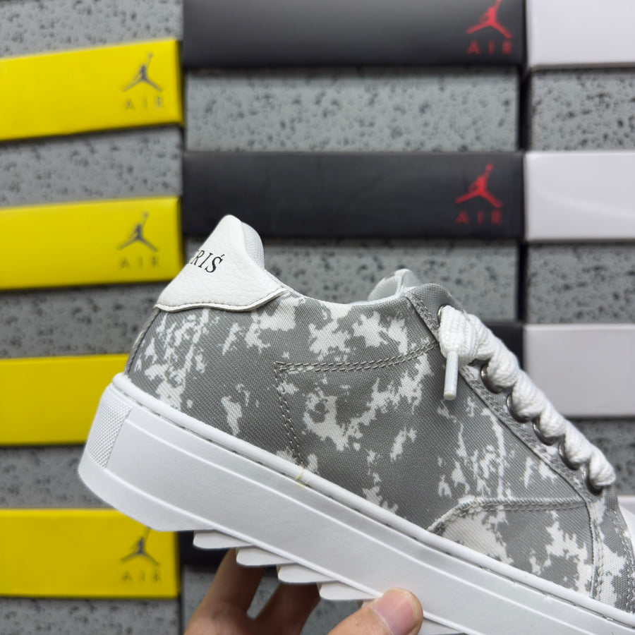 Numeris Grey and White