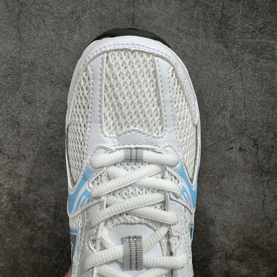 NB 530 White and Blue