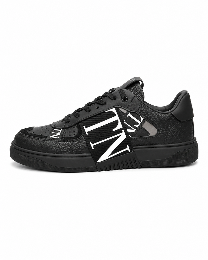 Valentino Garavani Full Black