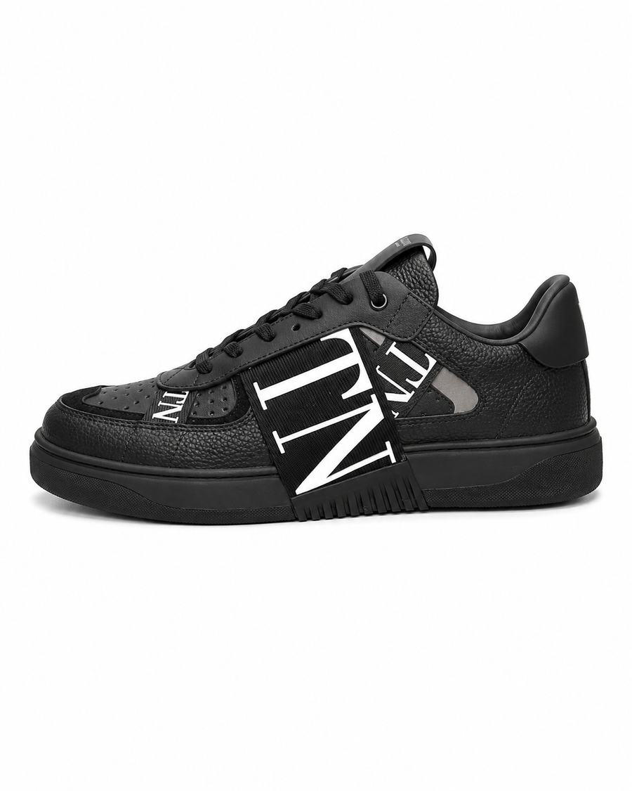 Valentino Garavani Full Black