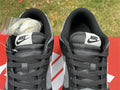 Dunk SB Black And White 4
