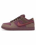 Dunk SB City of Love in the Burgundy Crush 1