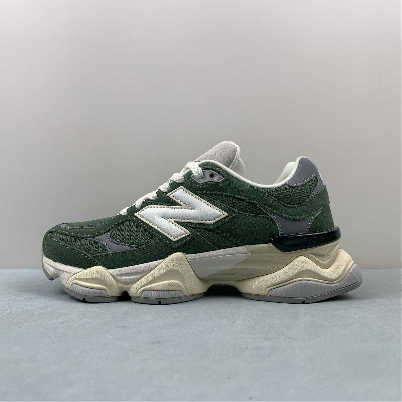 9060 Green