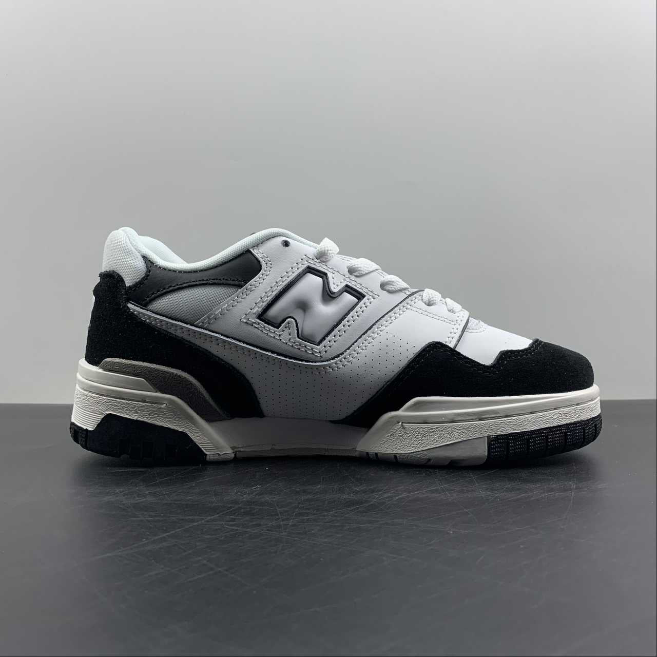 550 White and Gray