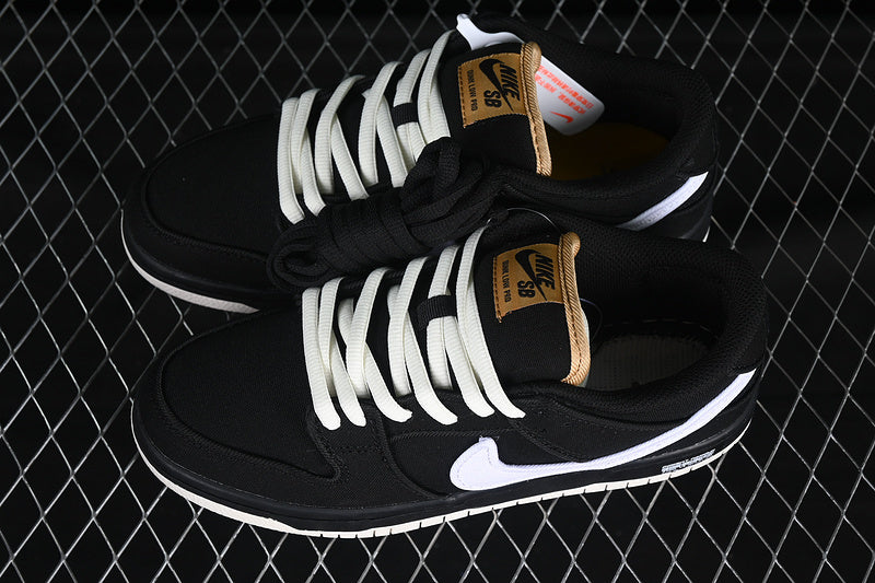 Dunk SB Brown Black And White