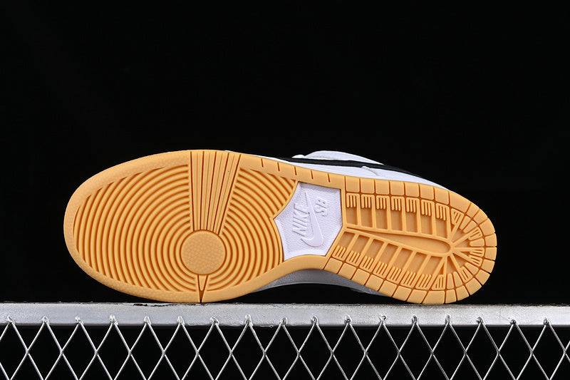 Dunk SB White Gum