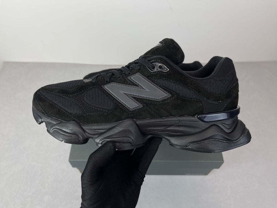 9060 All Black