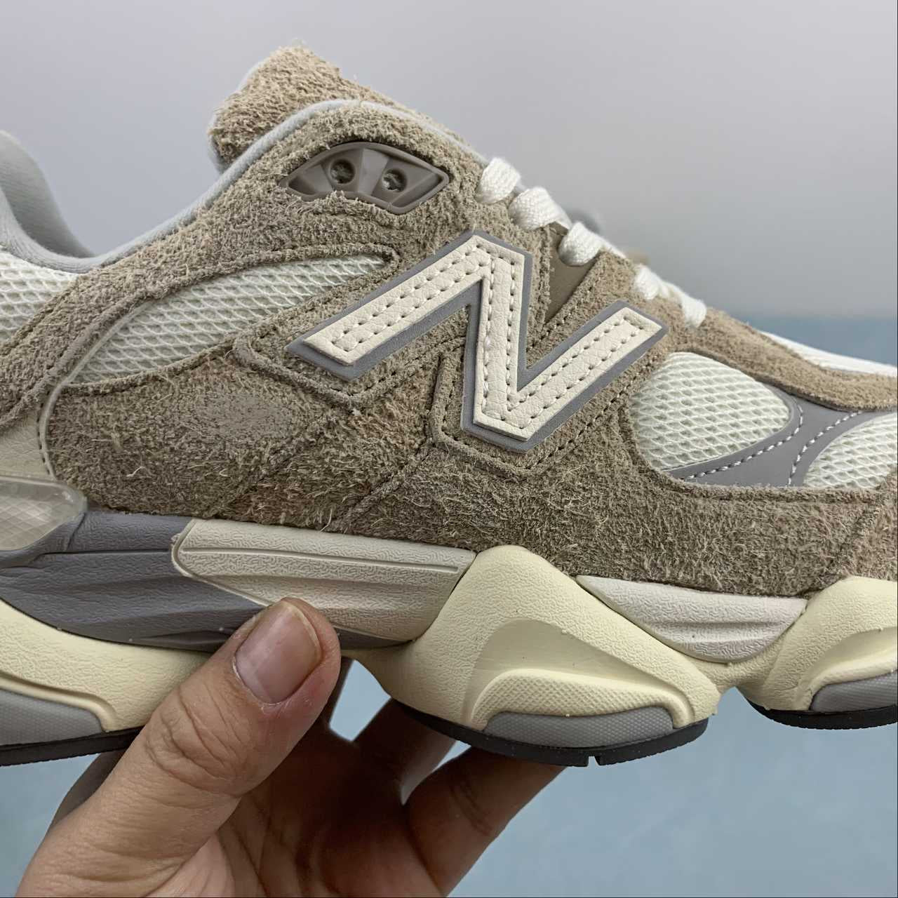 9060 Brown