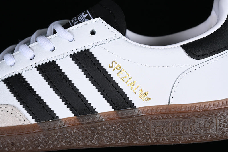 AD Spezial Black White gum