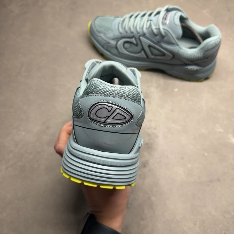 B30 Dark grey and green