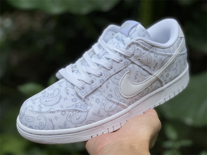 SB Low Ess White Paisley