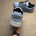 B30 Blue and white 5