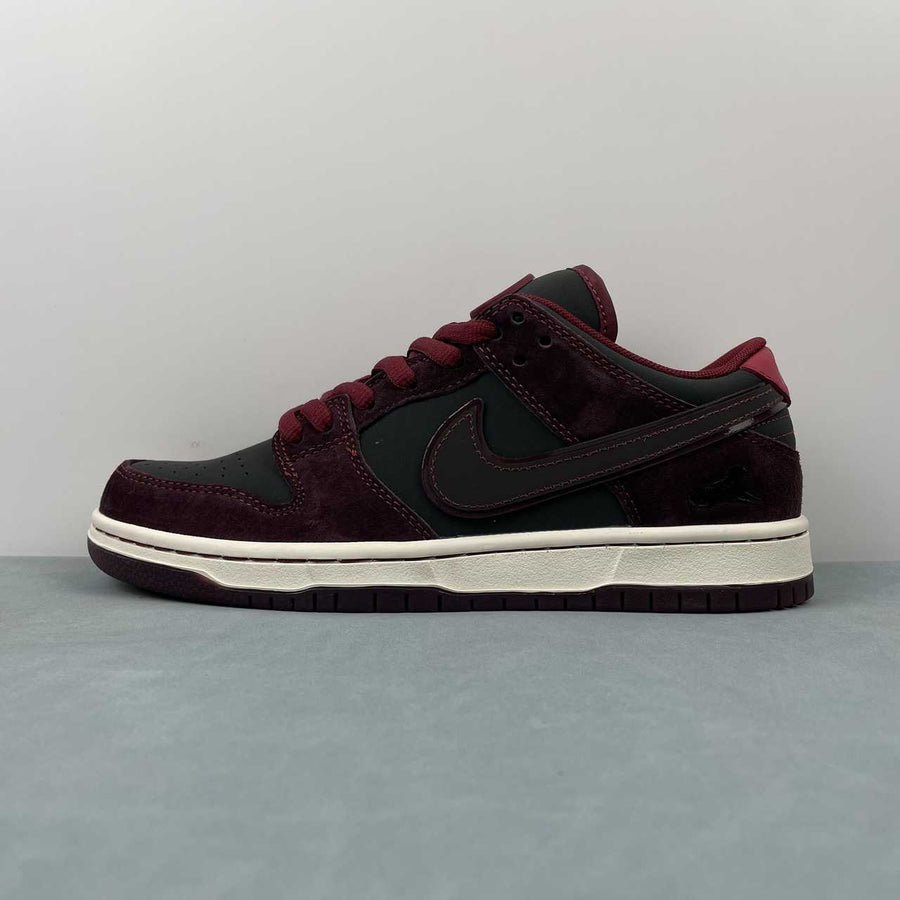 Dunk SB Riot Skateshop