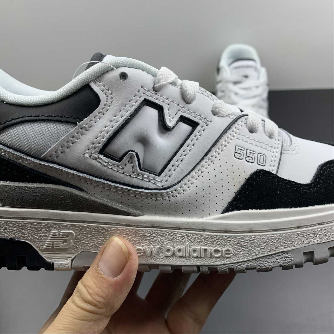 550 White and Gray