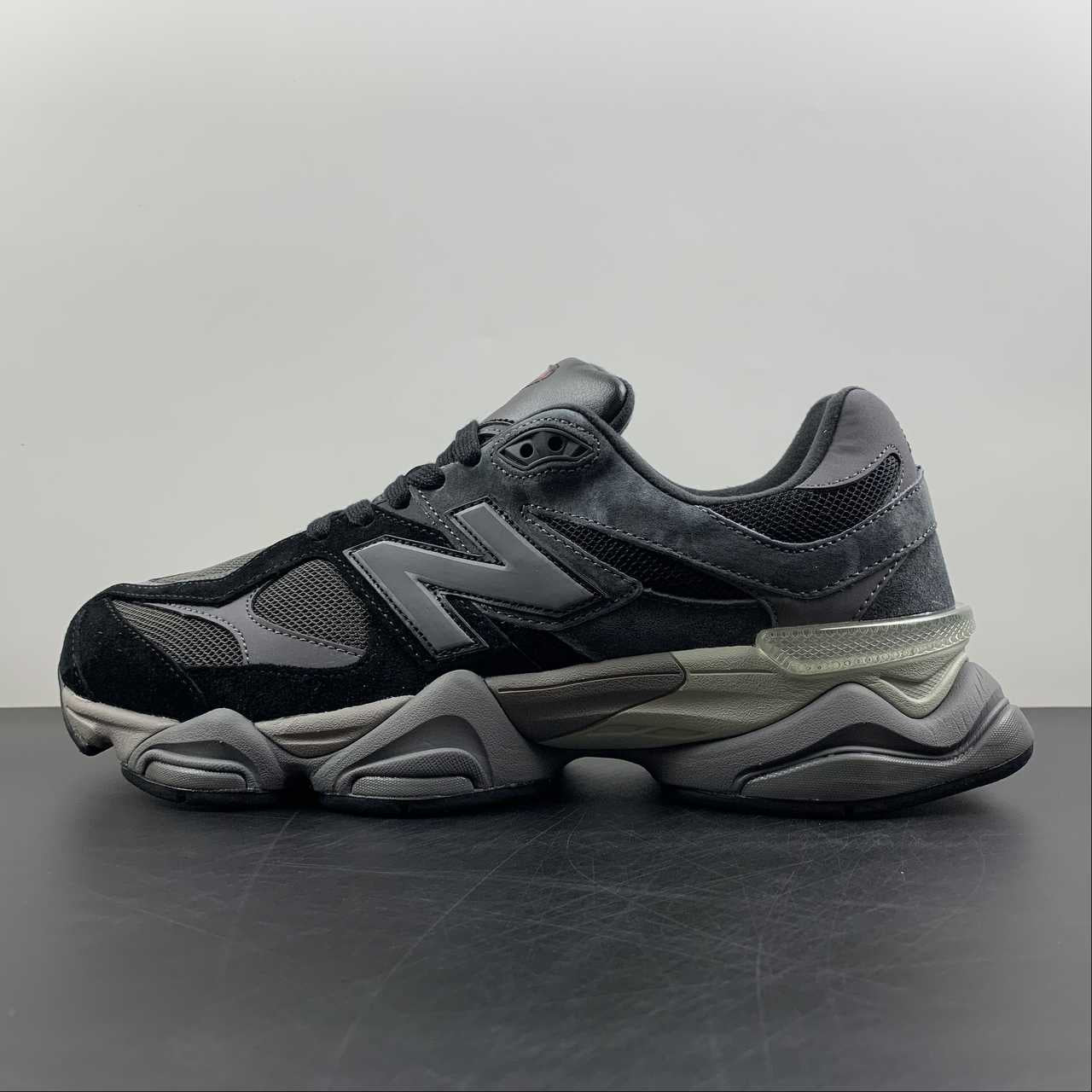 9060 Black Castlerock