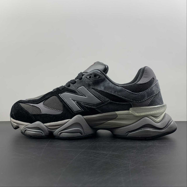 9060 Black Castlerock