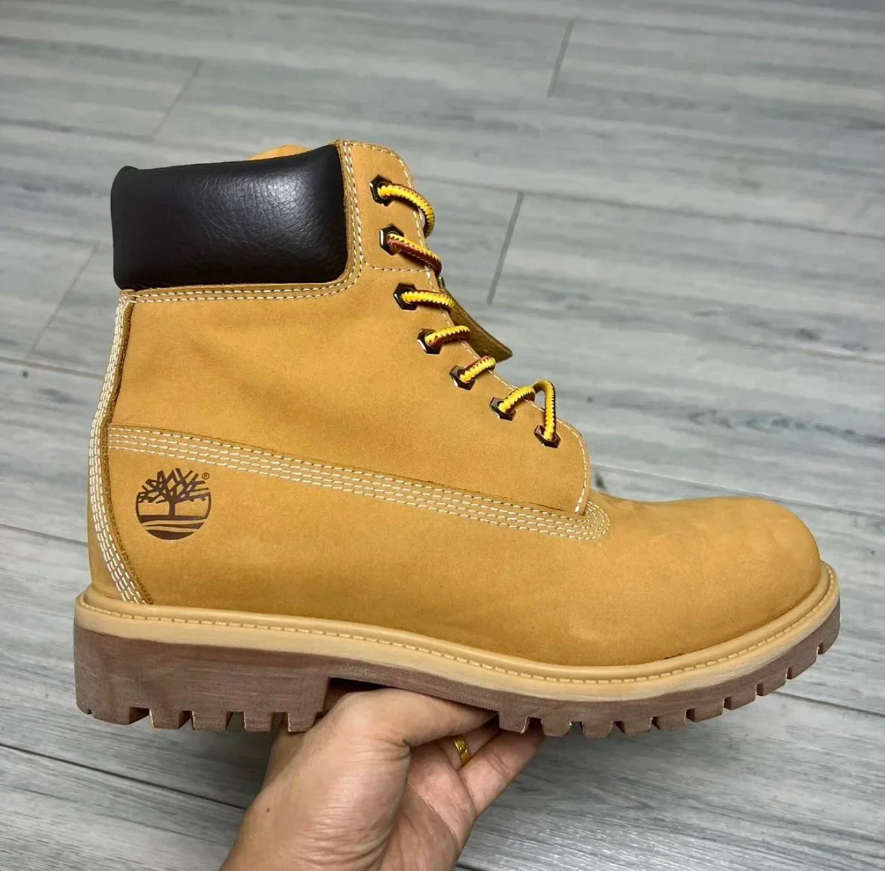 Bota Timber